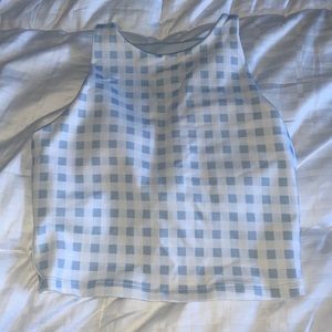 NWOT old navy workout top never worn in great condition